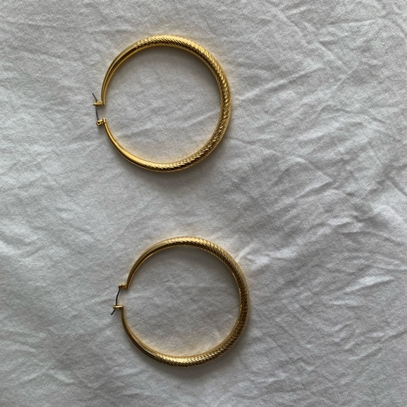 Hoop earrings - Picture 1 of 2